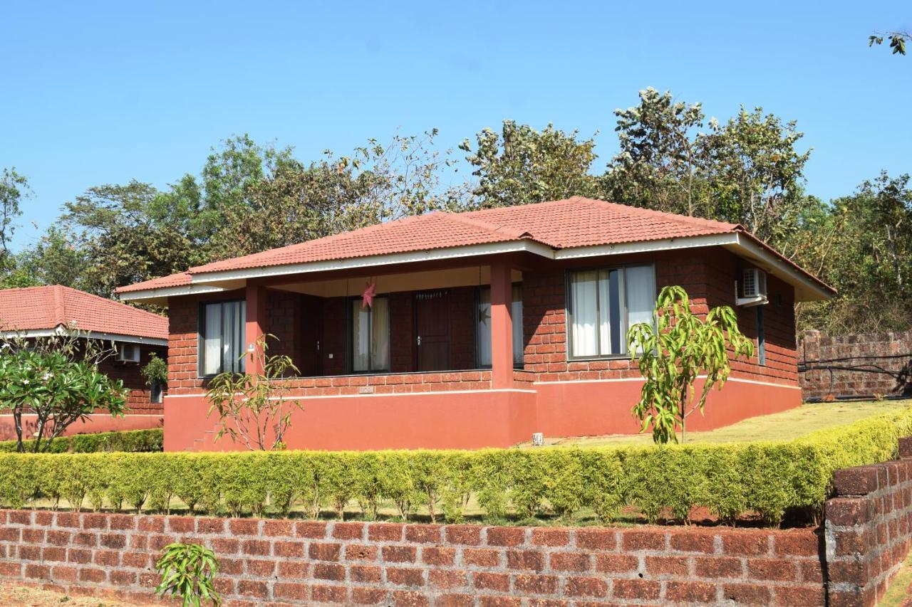 Regenta Resort Mango Village Guhagar Kudān Exterior photo