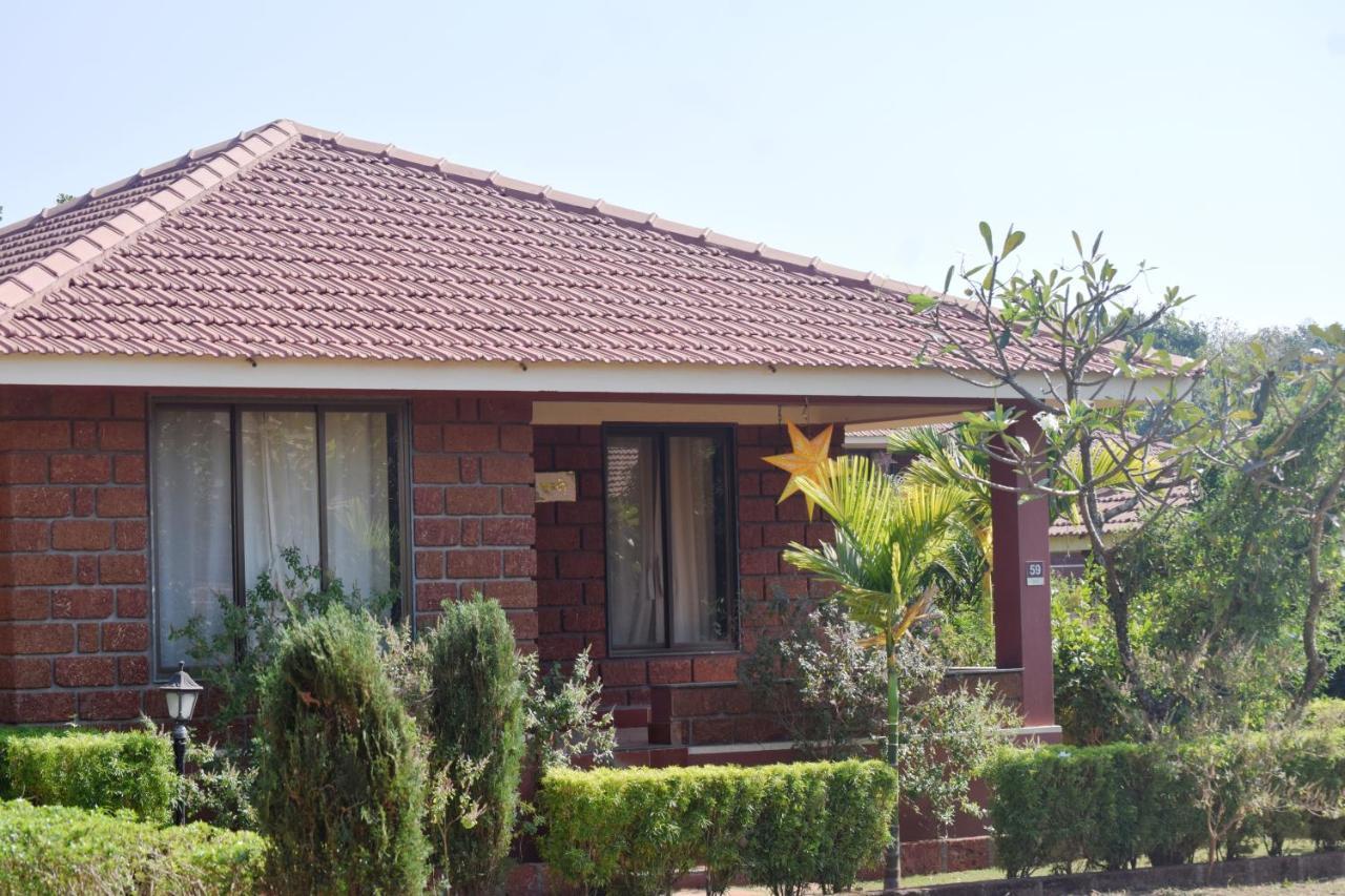Regenta Resort Mango Village Guhagar Kudān Exterior photo