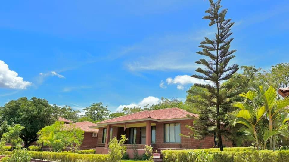 Regenta Resort Mango Village Guhagar Kudān Exterior photo